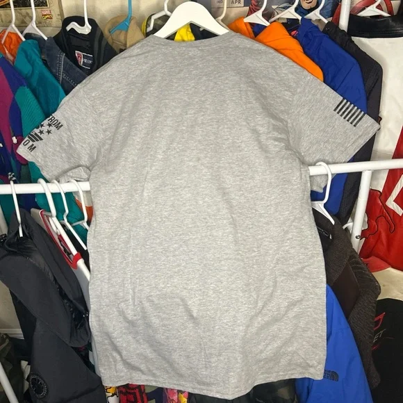 Patriotic Parody Gun Lover Graphic T-Shirt size Large NEW - Picture 4 of 4